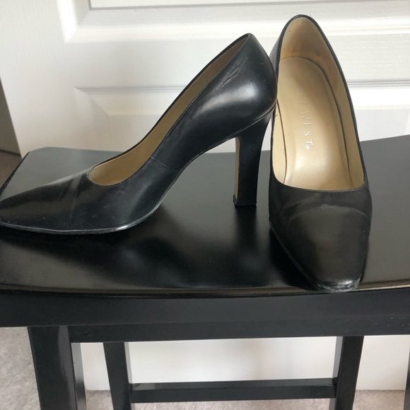 Women’s Heels - Picture 1 of 5